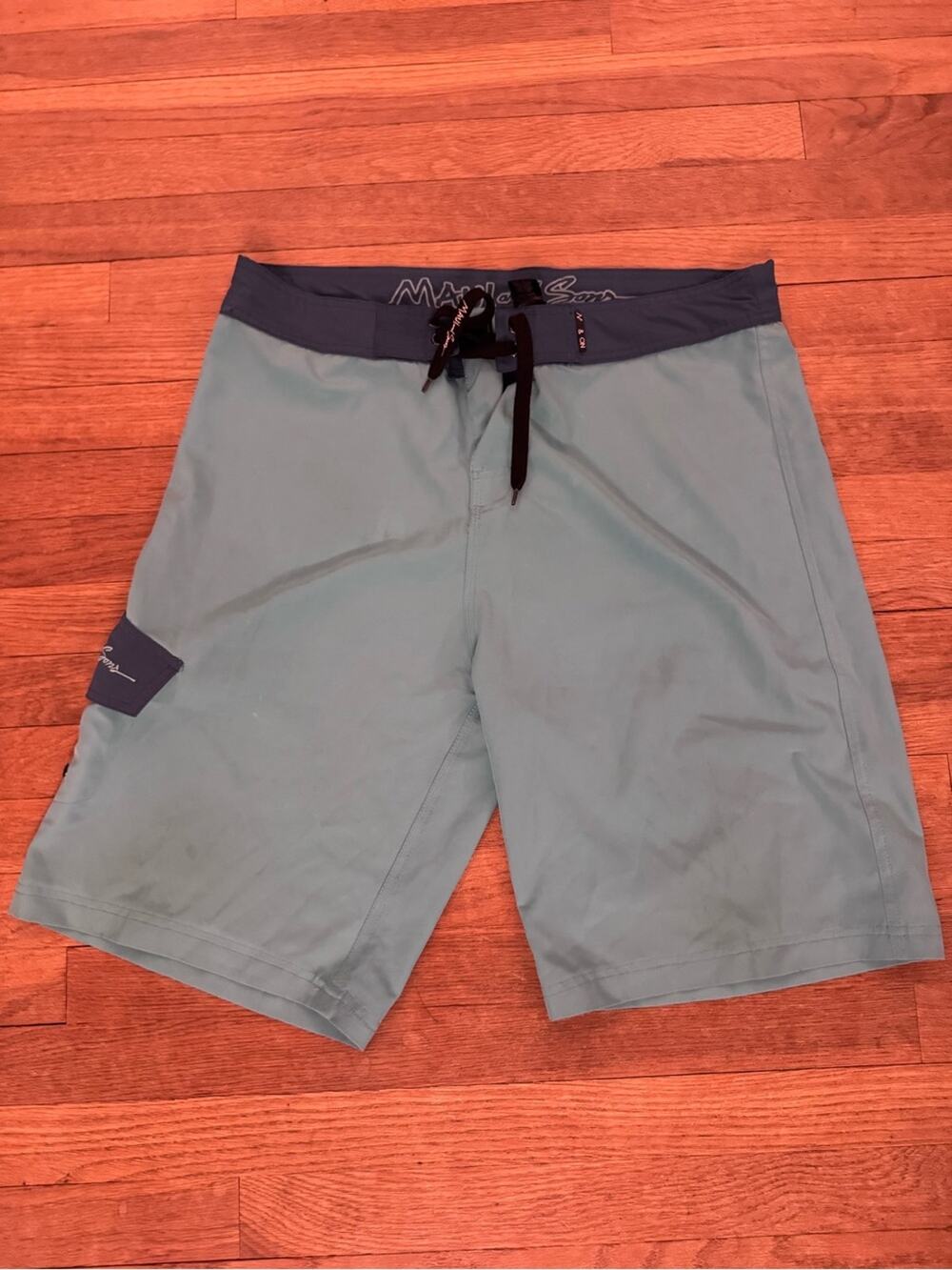 Maui and Sons Men's Blue Board Shorts - Size 34 (Measures 36)
 b50